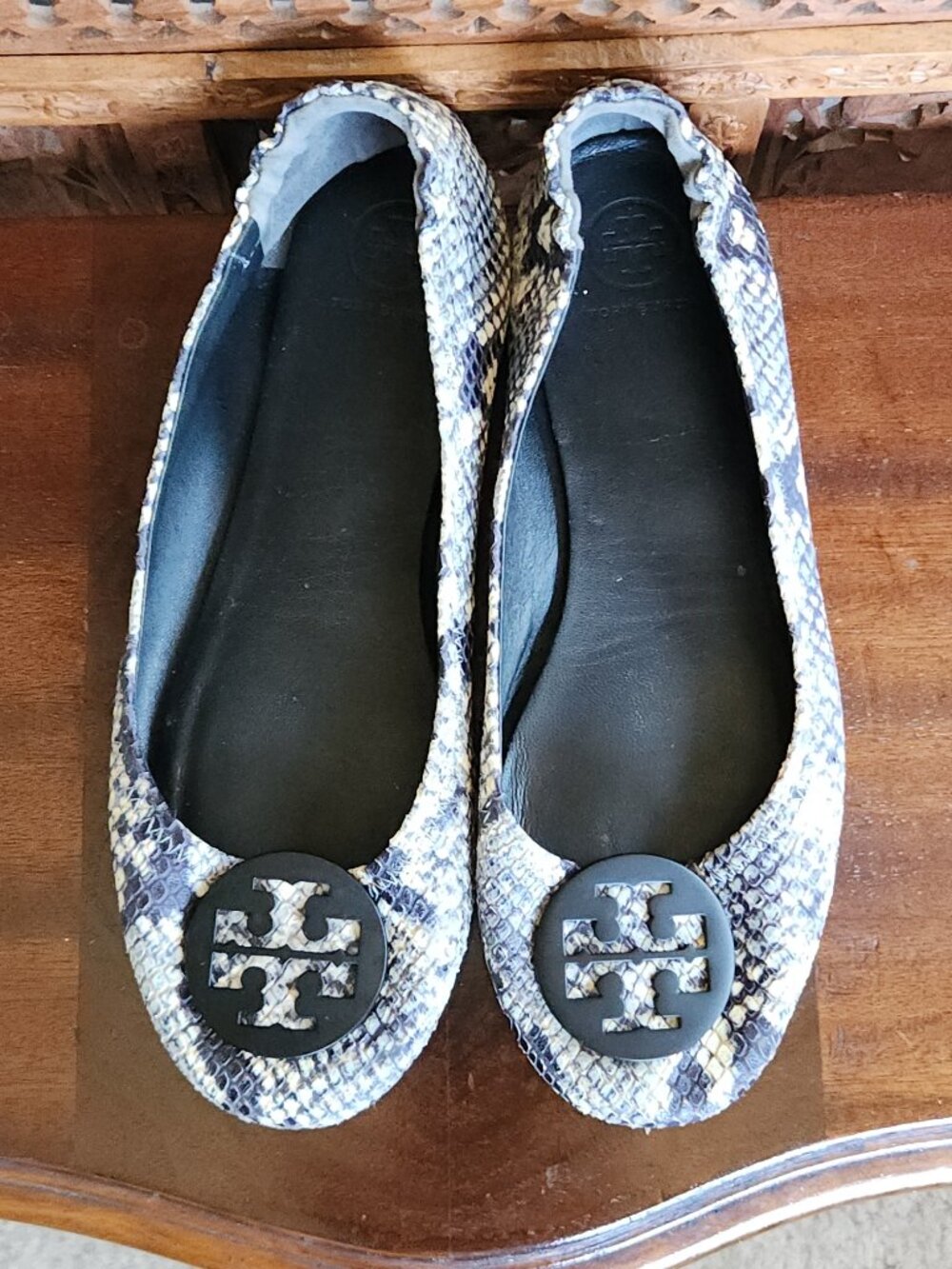 Tory Burch Minnie Roccia Travel Flats - White Python Design - Picture 3 of 9